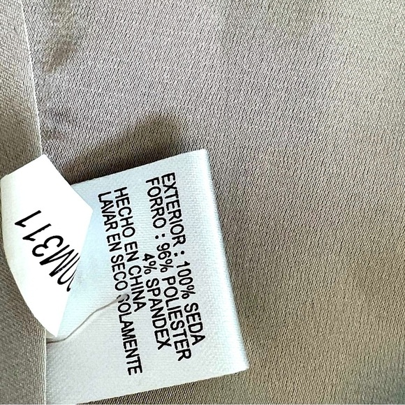 Antonio Melani Dressy Silk Ruffled front fully lined fitted side zipper top Sz M - Picture 11 of 11